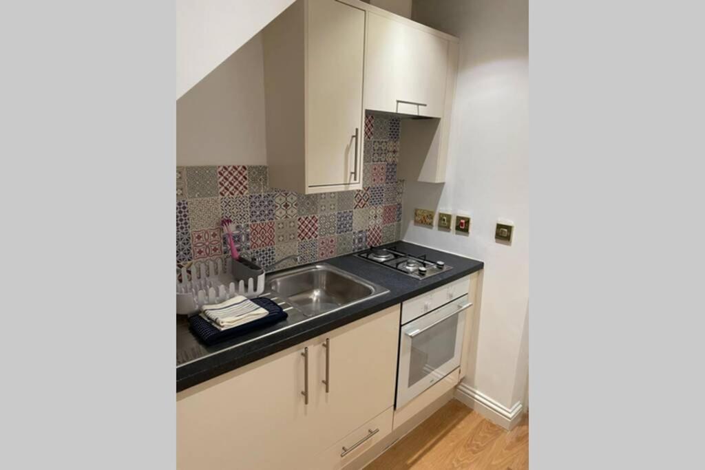 City Centre Entire Studio Apartment Chichester Exteriör bild